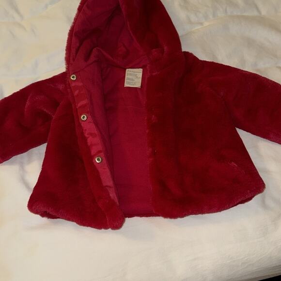 First impressions brand red faux fur coat size 6-9 months EUC - Picture 8 of 10